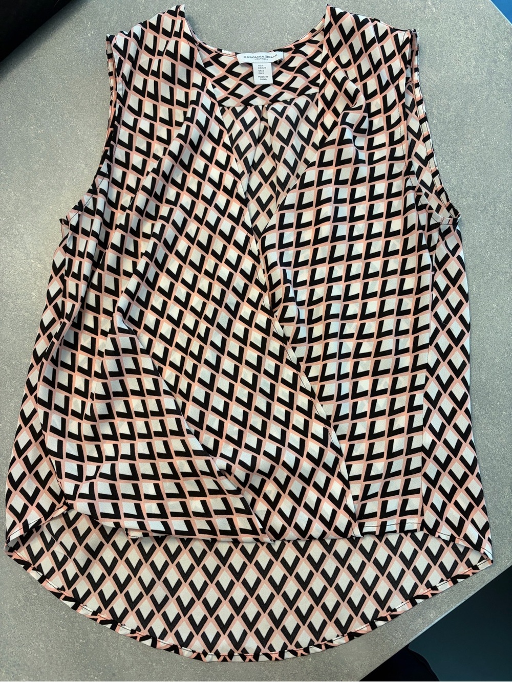 Carolina Belle Peach, Black & White Geometric Sleeveless blouse